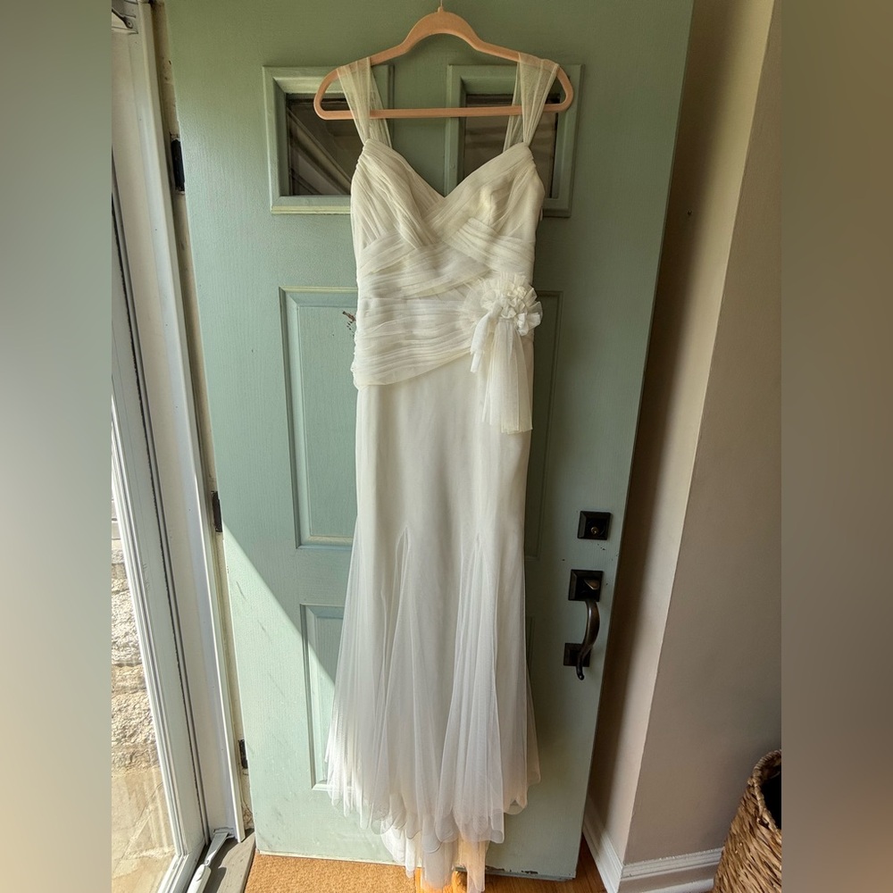 VERA WANG Bridal Gown.